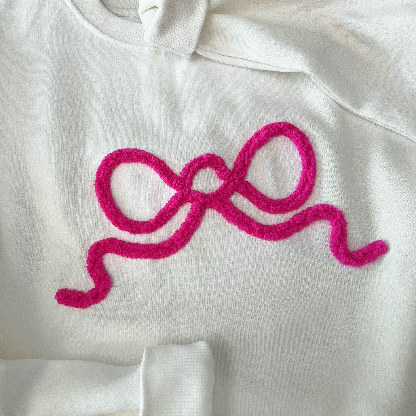 Bow Chenillé Crewneck | Embroidered Yarn Sweatshirt