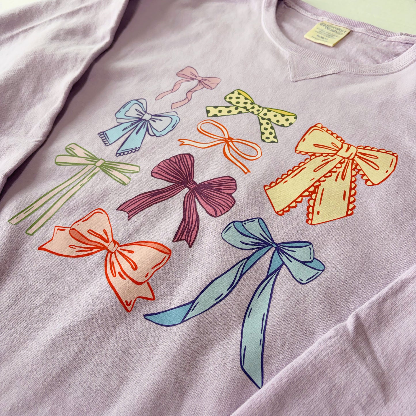 Valentine's Day | Bow Grid Crewneck