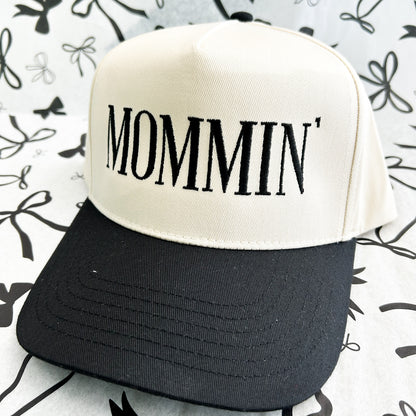 MOMMIN' Trucker Hat